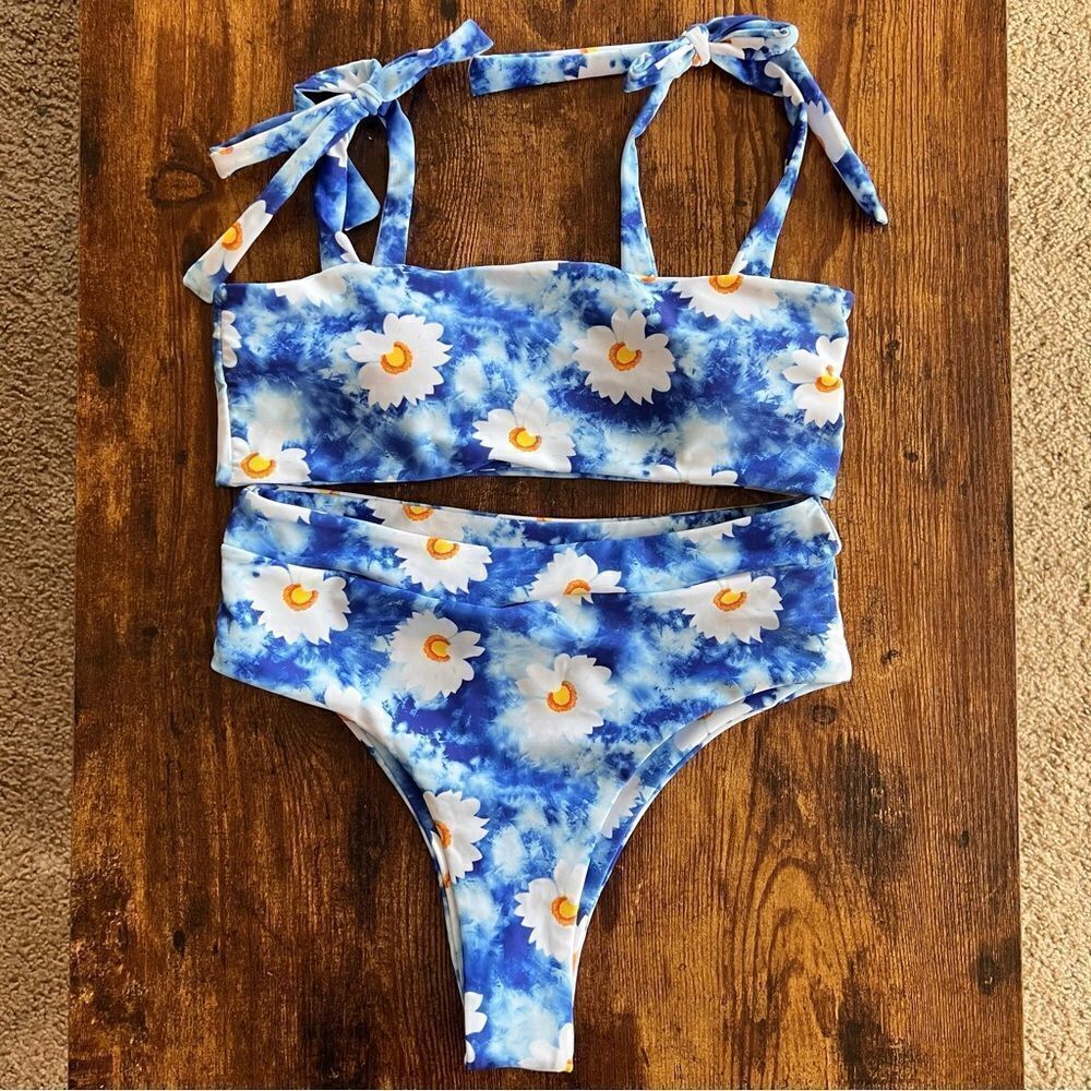 Romwe Blue Daisy Floral Patterned Tie Shoulder High Waist Cheeky Bikini